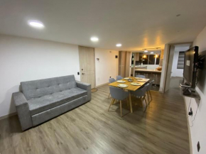 Modern, Apt/near tourist sites.